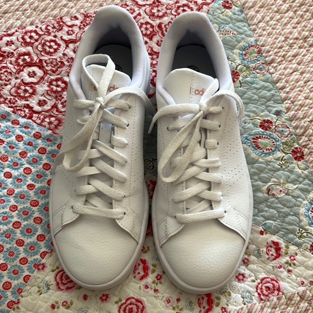 Adidas advantage women’s sz 8